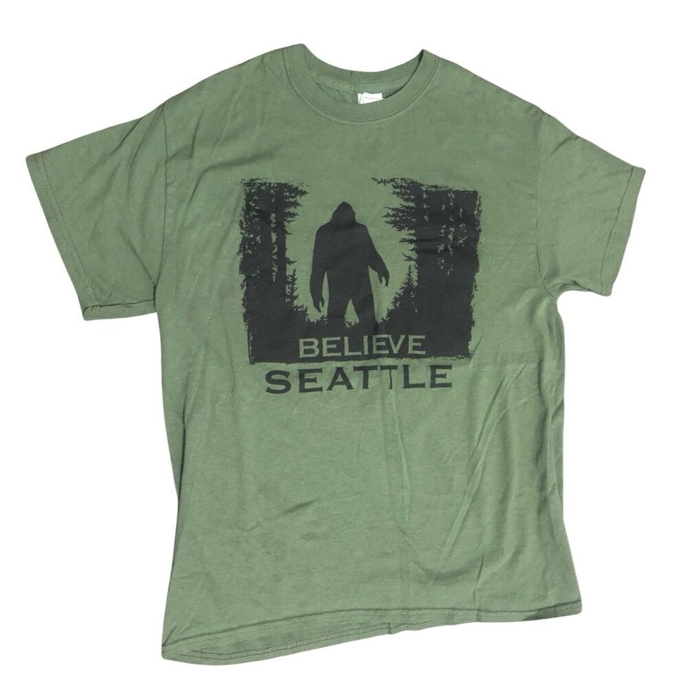 Green & Black Alt Grunge Indie Outdoors Bigfoot Cryptid Seattle T-Shirt M